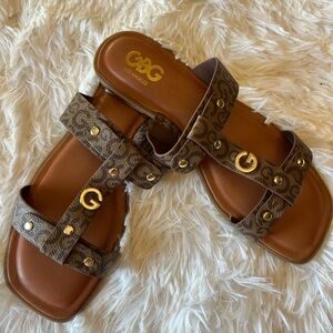 GBG Los Angeles Brown Patterned Flats